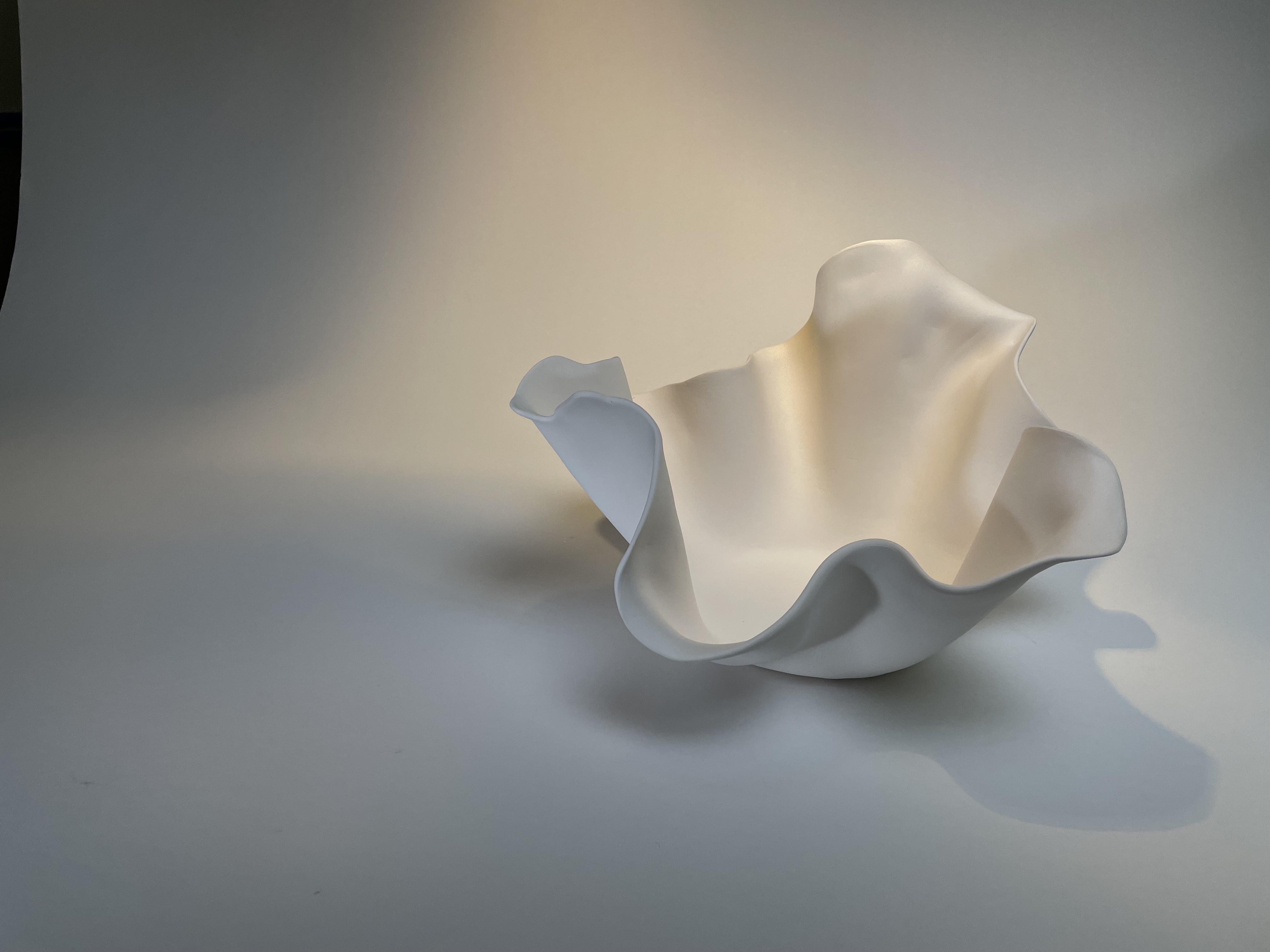 Wavy porcelain bowl