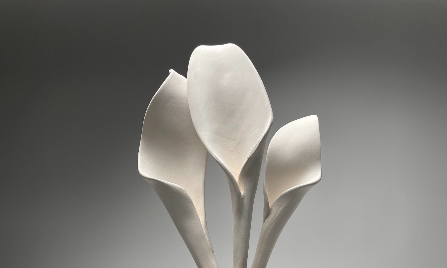 Porcelain lily sculpture, detail